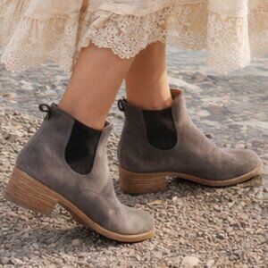 Alberto Fermani Gray Suede Chelsea Ankle Boots Italian Made European Luxe Size 6